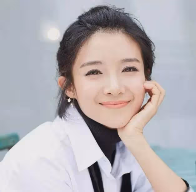 她曾是央視主持人大賽冠軍，卻拒絕入職央視，5年過去現狀如何？