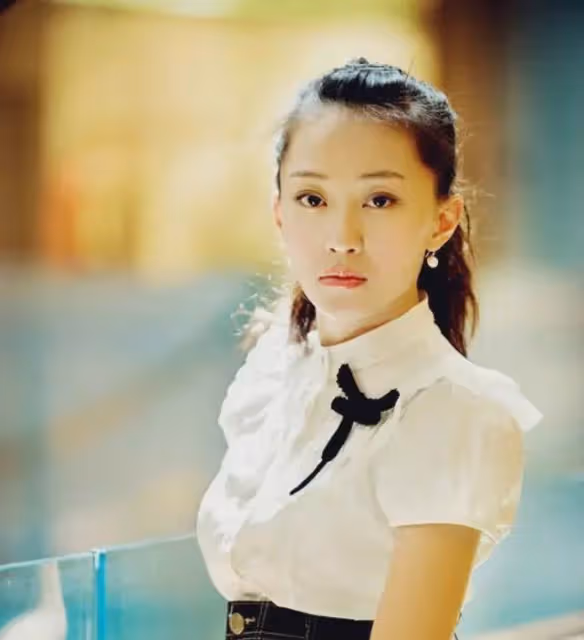 揭秘美女演員蔣依杉的成名經歷與感情生活
