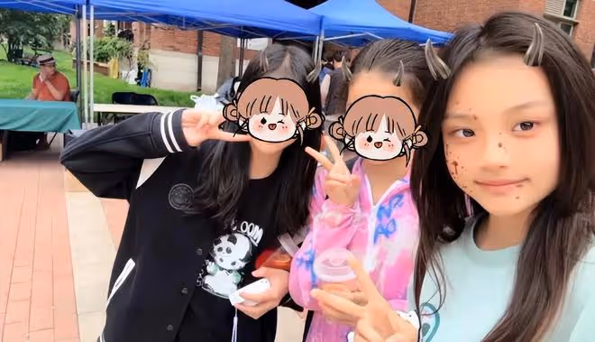 李小璐參加女兒小學畢業禮，母女同框似姐妹，11歲甜馨漂亮有氣質