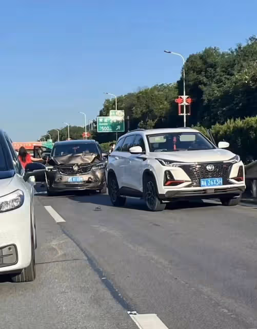 劉耀文宋亞軒車禍後續!女生大量信息被扒:開車者15歲,家裡有錢