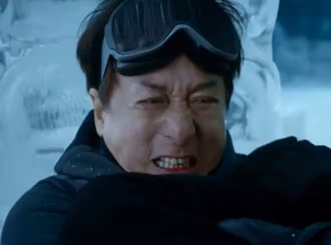 這次輪到成龍翻車了,《傳說》AI換臉演員一出,觀眾直呼辣眼睛!
