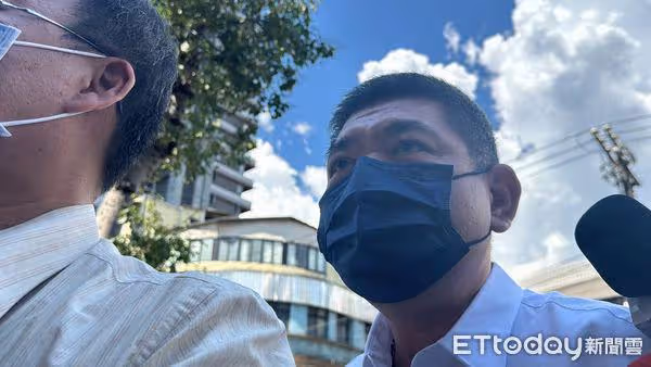 色魔NONO猥褻6女！士院今首開庭，他戴口罩現身了