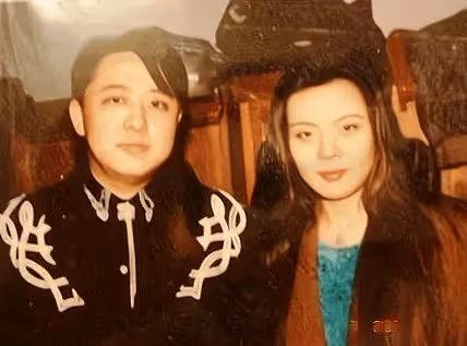 春晚爆紅後，她洗完澡從23樓一躍而下，臨終時說：媽，我好後悔
