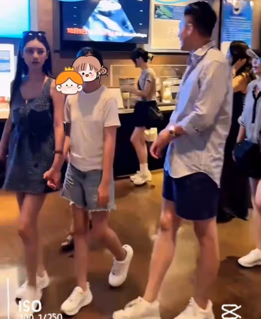 張蘭透露小玥兒不換衣服的原因,保姆楊阿姨坐頭等艙陪孩子回台北