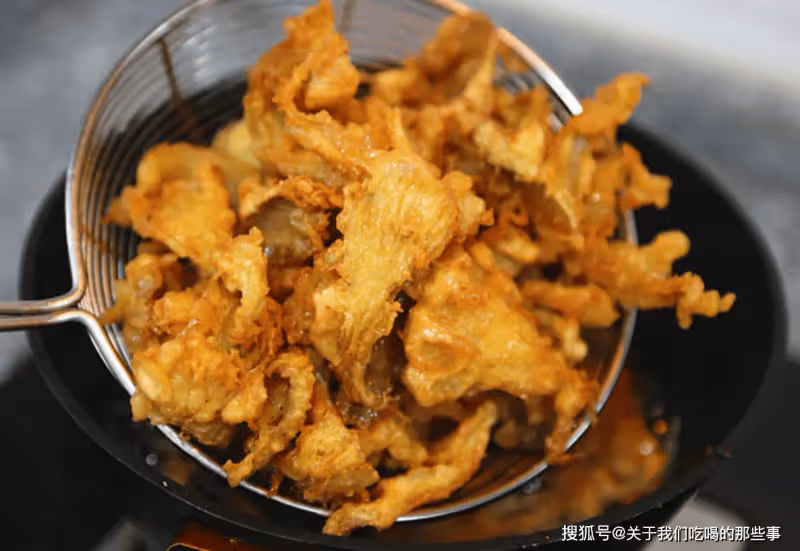 炸蘑菇,用澱粉還是用麵粉?教您正確做法,蘑菇又脆又入味