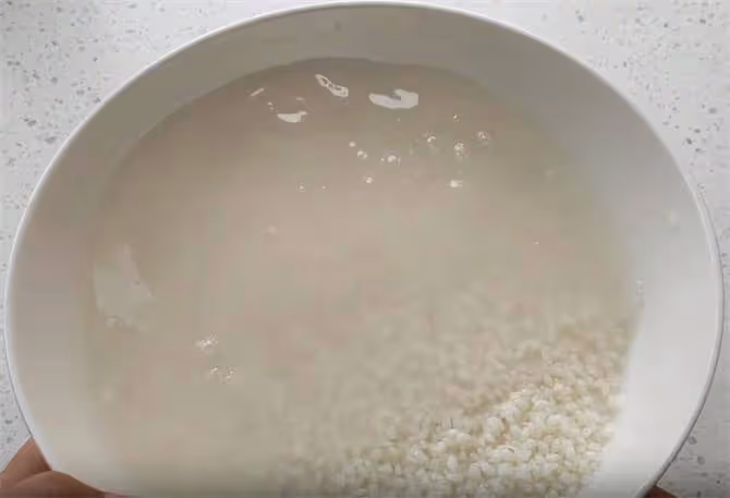 大米最獨特吃法,搓一搓,揉一揉,軟糯又筋道,既是菜又是飯