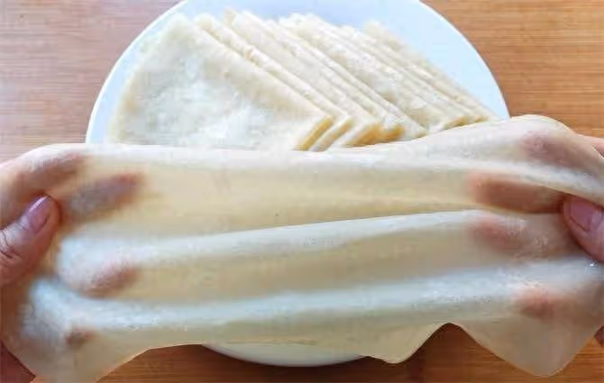做春餅,只要加這2樣東西,才會柔軟筋道,彈力十足,15秒就出鍋