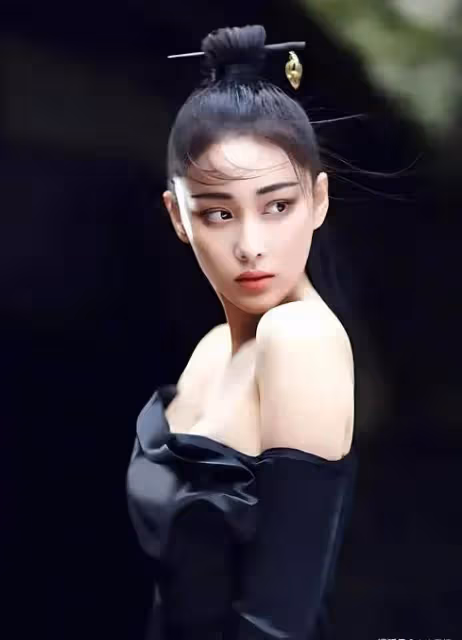 張馨予臀腰比超絕性感火辣!美女回應:姐沒有被PUA