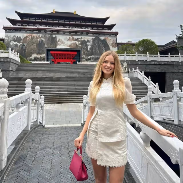 21歲俄羅斯超模身材火辣！黃金臀腿比不亞於林志玲
