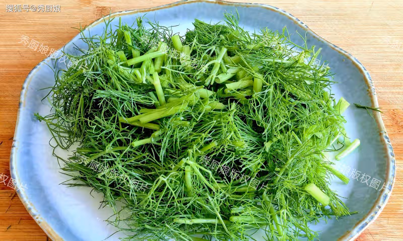 這菜,夏天使勁吃,一祛濕、二健脾、三抗菌、四通便,不懂吃真虧