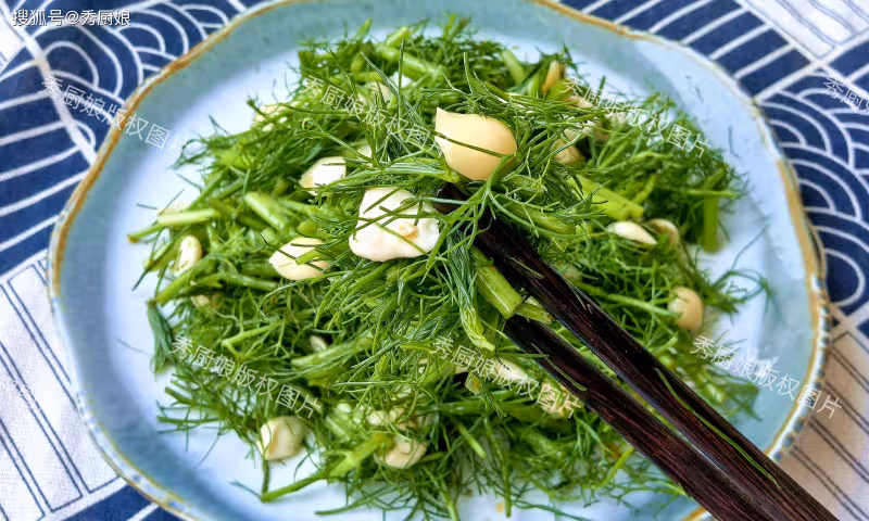 這菜,夏天使勁吃,一祛濕、二健脾、三抗菌、四通便,不懂吃真虧