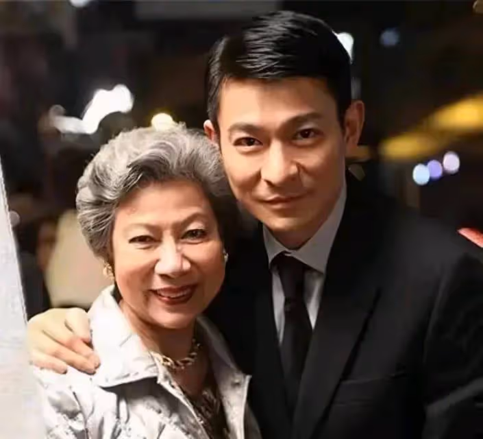 TVB老戲骨拍戲險暈倒卻從不抱怨,一生節儉地鐵公交出行,卻向內地捐一百萬