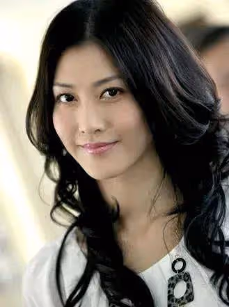 香港知名女星因一國際球星而痛哭,曾在內地演「小三」角色而爆紅