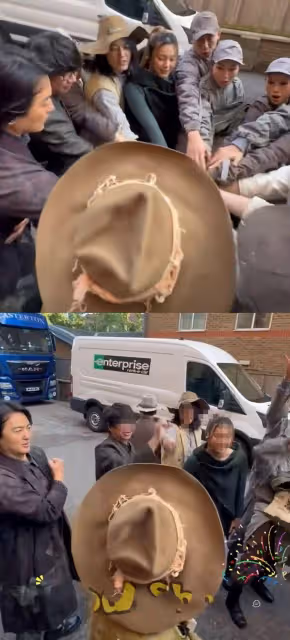 鄭伊健倫敦演唱會三度落淚,妻子蒙嘉慧罕見現身支持,素顏遭吐槽