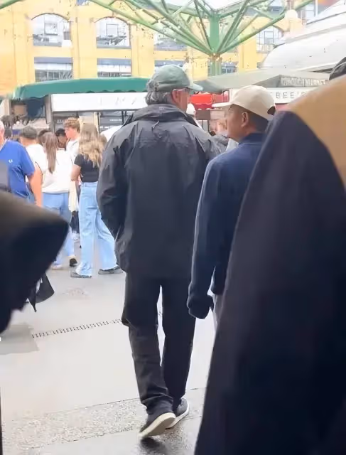 馬雲現身倫敦古老菜市場,悠閒逛街不像富豪!人在外卻心系阿里!