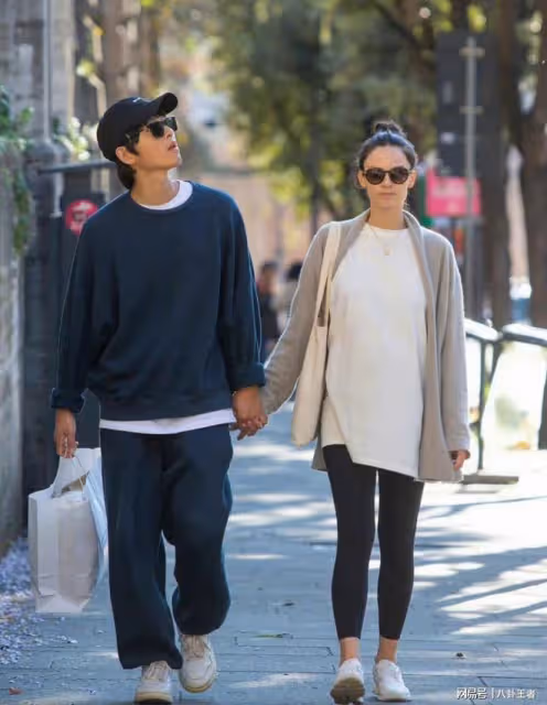 宋慧喬不願生娃被離婚?宋仲基當爹上癮,一胎不滿周歲二胎又來了