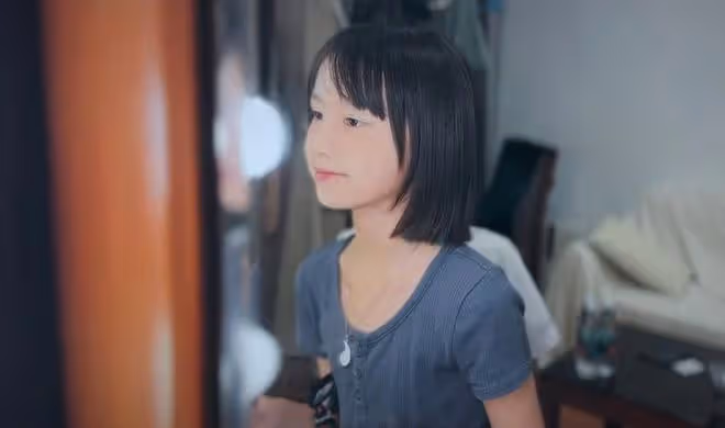 孫莉分享三個兒女近照，多多長成媽媽翻版，多妹自己化妝超臭美