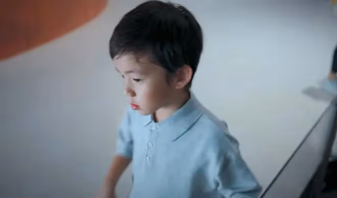 孫莉分享三個兒女近照，多多長成媽媽翻版，多妹自己化妝超臭美