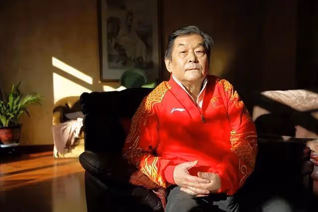 著名央視春晚總導演袁德旺去世，享年77歲，趙本山倪萍等好友悼念