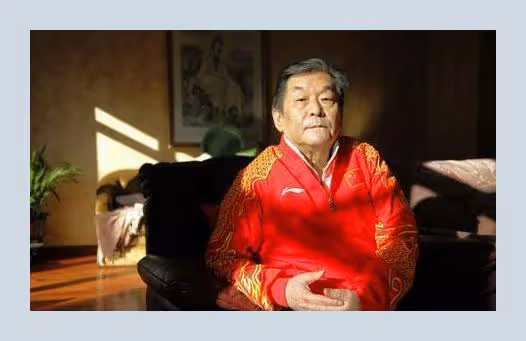 著名央視春晚總導演袁德旺去世，享年77歲，趙本山倪萍等好友悼念