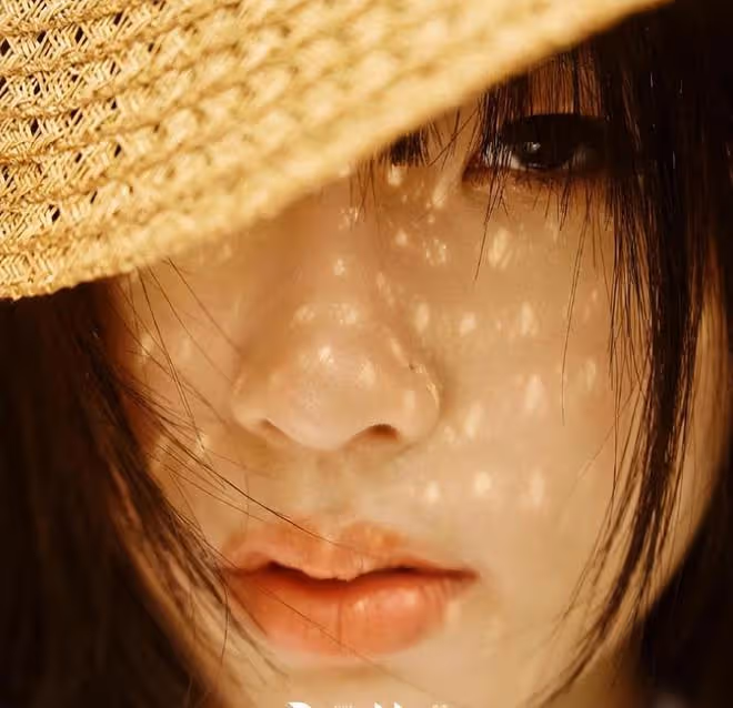 小S大女兒Elly上雜誌,照片風格比小S誇張,Elly很會擺POSS