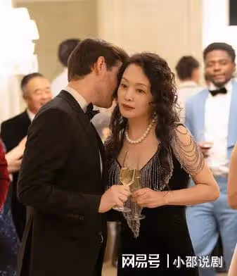 玫瑰:莊國棟租30平房子,參加大佬酒宴,看似被逼,實際甘之如飴