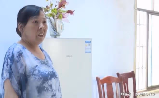 保姆吃僱主家兩隻蝦，遭僱主罵，隨後買5斤償還，僱主顏面掃地