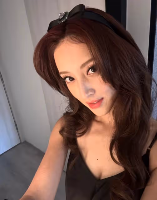 54歲TVB男星極照顧嬌妻娘家人!請岳父吃大閘蟹!獲同齡岳母大讚:我們沒隔膜