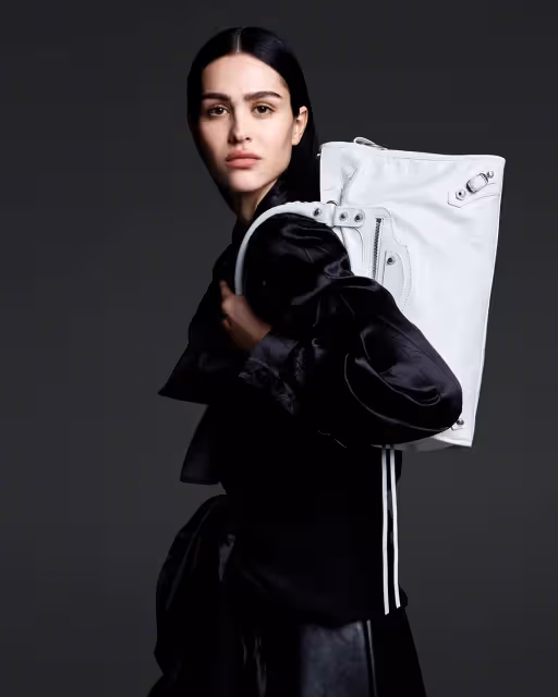 妮可基嫚和凱特摩絲愛上同款包　「暗黑版Bella」也來搶背BALENCIAGA