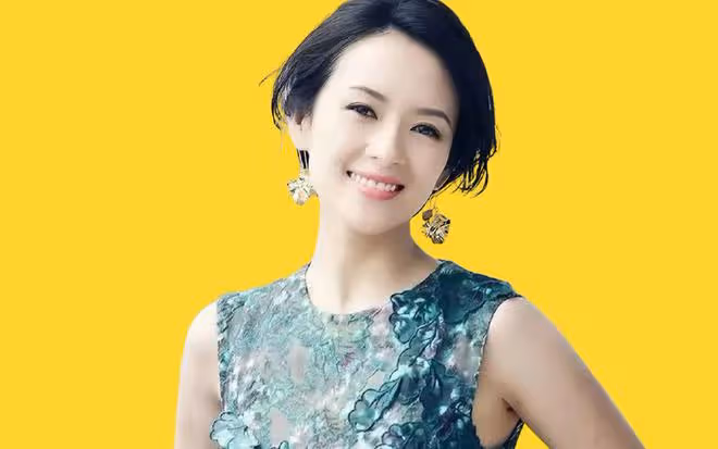 章子怡45歲風采依舊,大笑瞬間彰顯自信,治癒人心顯魅力