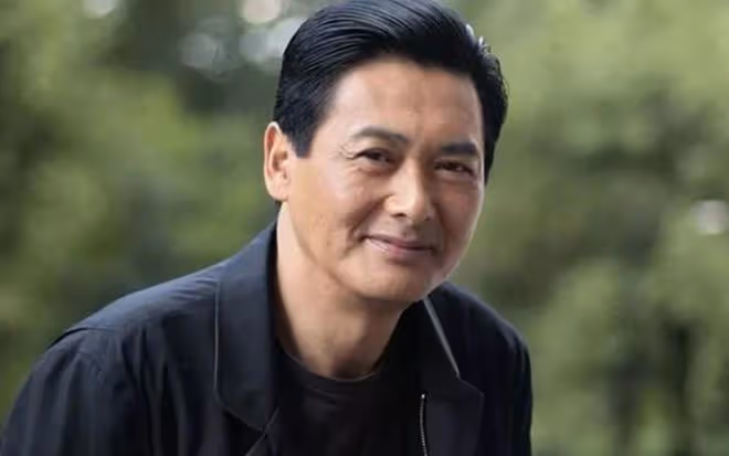周潤發公園晨跑引關注,69歲狀態不輸年輕人,自律生活成焦點