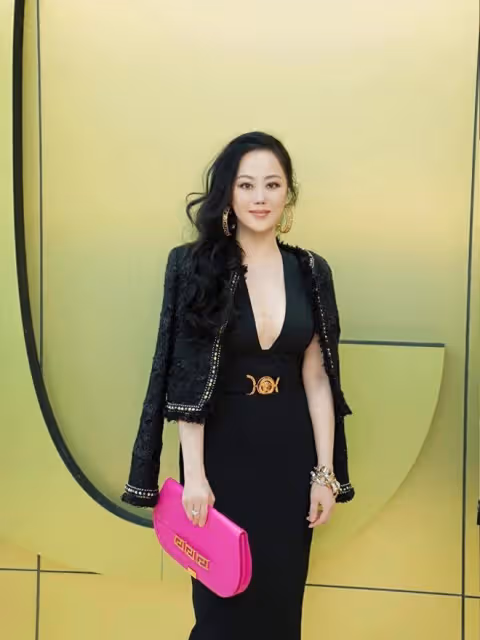 章小蕙減肥成功後，換了穿衣風格，讓61歲的她美得如此驚艷、高級