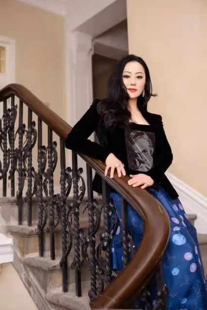 章小蕙減肥成功後，換了穿衣風格，讓61歲的她美得如此驚艷、高級
