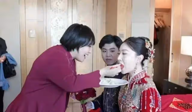 「劉能」又要當爺爺了,兒媳婦結婚才兩個月,曬孕期寫真肚大如籮