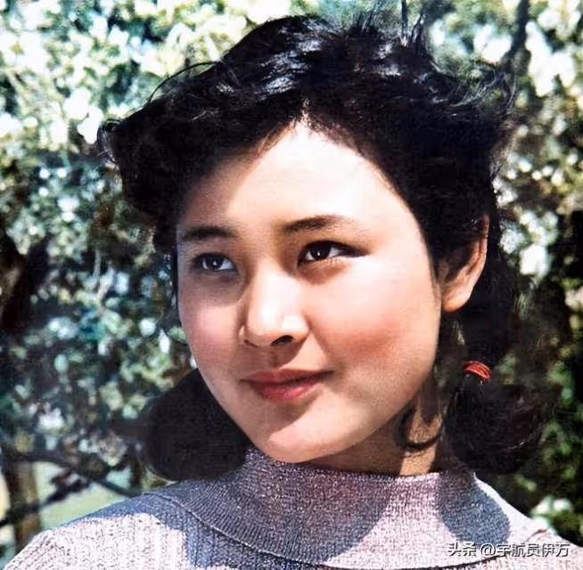 原來早已改國籍,曾上春晚、棄養孩子的她,嫁美國老公後跌落神壇