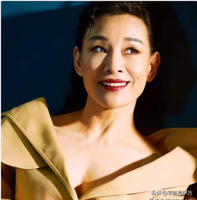 原來早已改國籍,曾上春晚、棄養孩子的她,嫁美國老公後跌落神壇