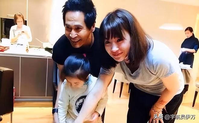 與王祖賢同居15年分手,後娶小24歲同行嬌妻,結婚14年零緋聞