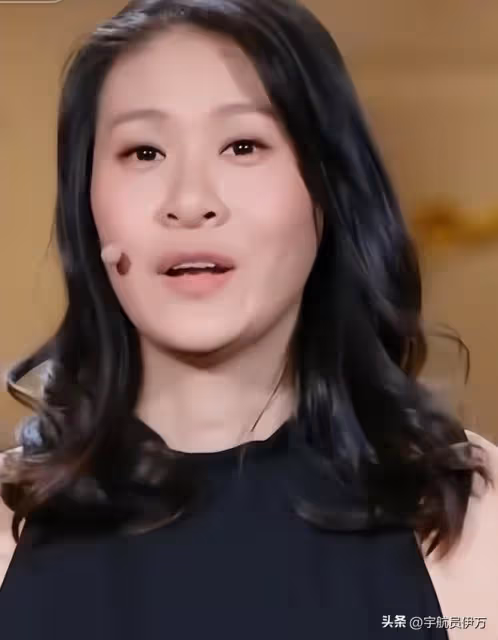 她曾是女排「小郎平」,和姚明傳緋聞,退役後當作家,43歲還沒嫁
