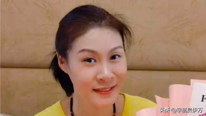 她曾是女排「小郎平」,和姚明傳緋聞,退役後當作家,43歲還沒嫁