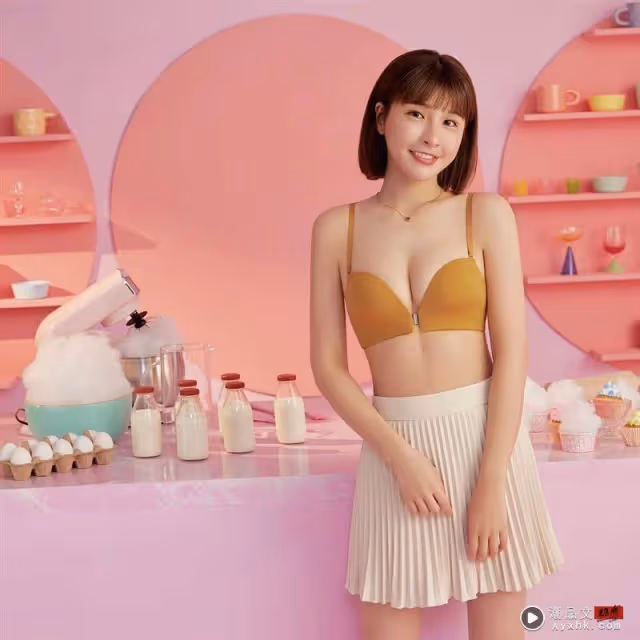啦啦隊女神真的脫了!峮峮穿內衣羞曝「超軟Q手感」嗨喊:真的好喜歡