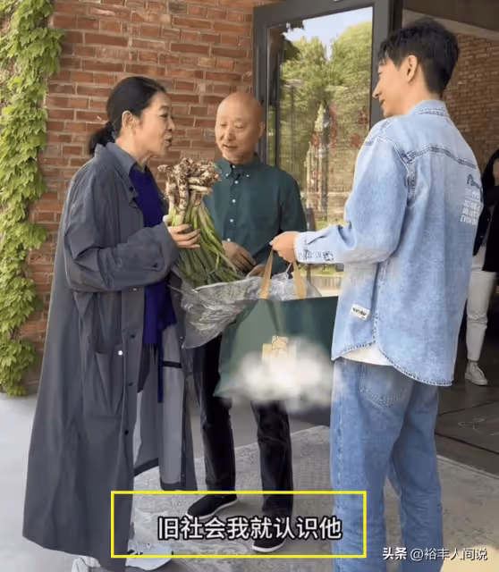 眾星悼念春晚導演袁德旺！倪萍為其包大包子，趙本山遺憾不能送別