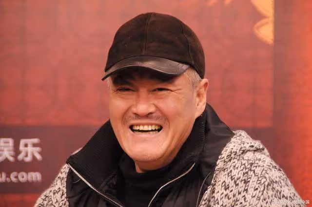 趙本山深夜發文悼念袁德旺:一代笑匠痛失知己,情深意切引共鳴