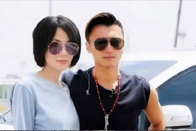 王菲與男人機場親密互動,張柏芝卻怒斥:別再拿我說事!23年恩怨一覽無餘!