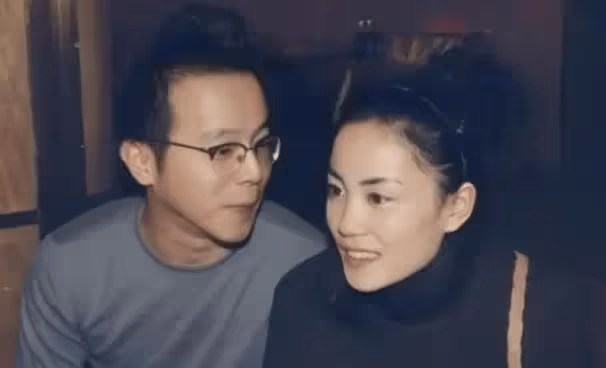 王菲懷孕謝霆鋒再次喜當爹,張柏芝哭暈在廁所