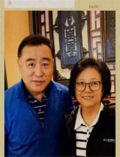 張宏民曬杜憲合照,不刻意扮嫩也沒穿老年裝,端莊得體氣質優雅!