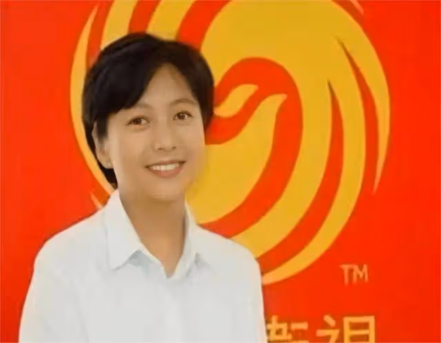 張宏民曬杜憲合照,不刻意扮嫩也沒穿老年裝,端莊得體氣質優雅!