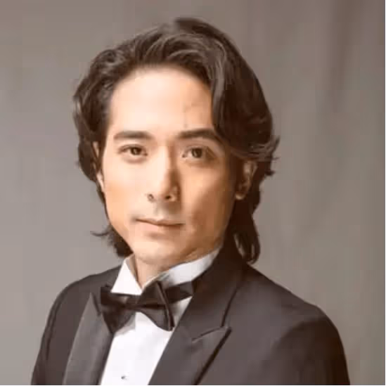 39歲星二代和父親一樣摯愛音樂,自曝曾要求帶吉他進產房,唱歌陪老婆生產