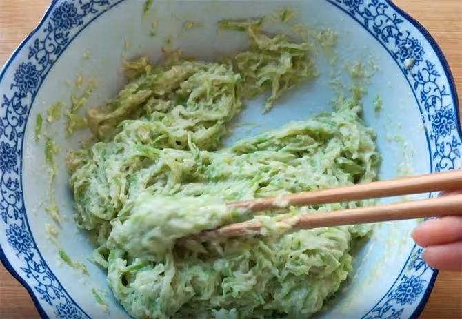 蘿蔔丸子好吃有秘訣,加上這兩樣東西,丸子外酥里軟,一點都不硬