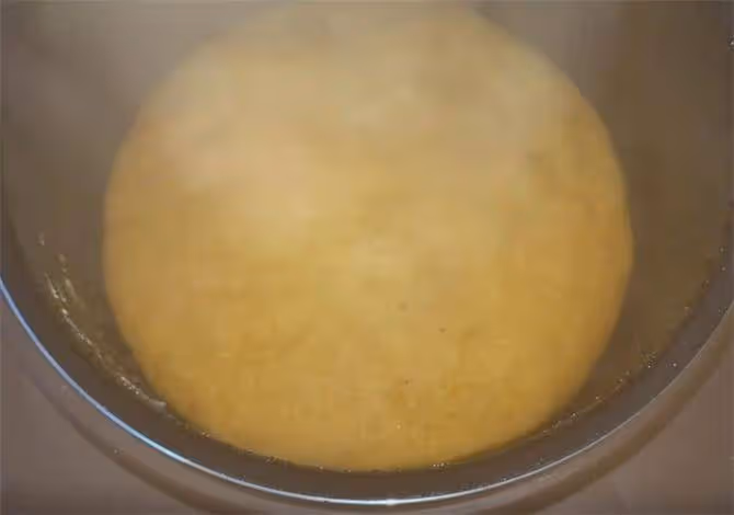 玉米面開水一燙，倒進電飯鍋，不用二次醒發，香甜鬆軟，一次成功