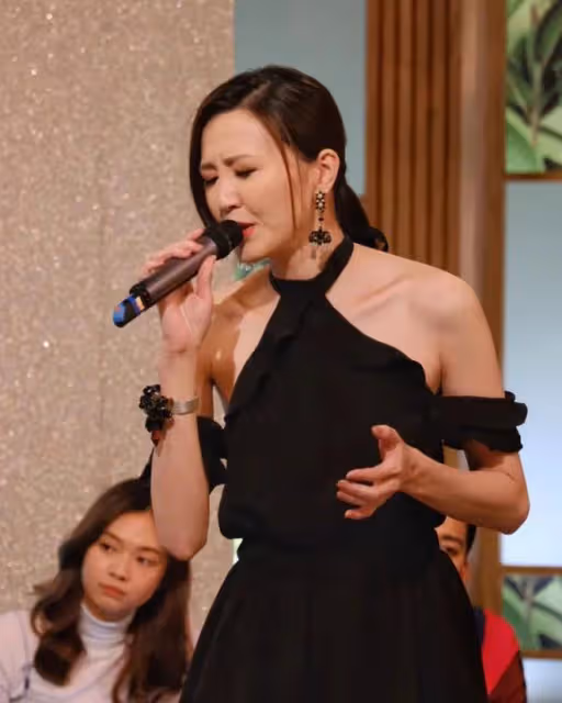 32歲TVB女星發文公審老公,不滿對方接送女員工:撅起尾巴就知你做什麼